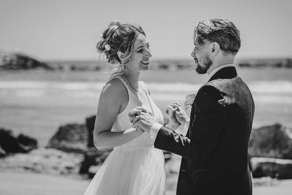 Nozze al mare: baci e sabbia