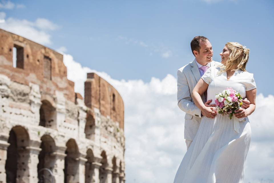 Sposi al Colosseo: Roma