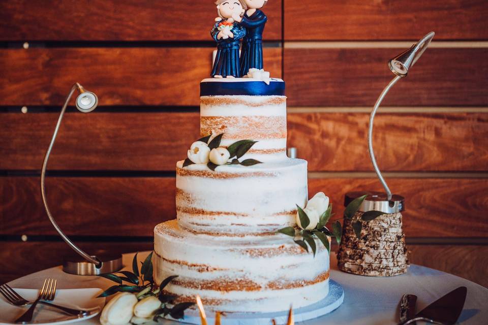 Naked Cake with Cake Topper