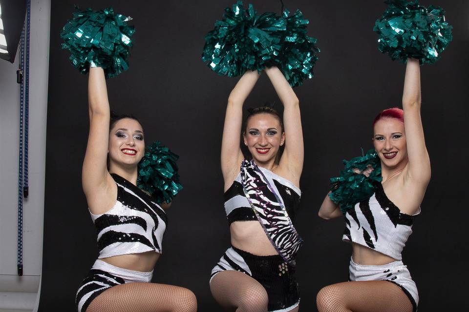 Trio cheerdance