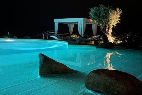 La piscina di notte