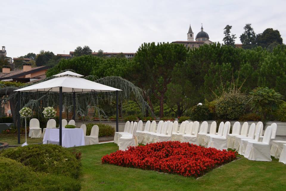 Ingresso con giardino pensile