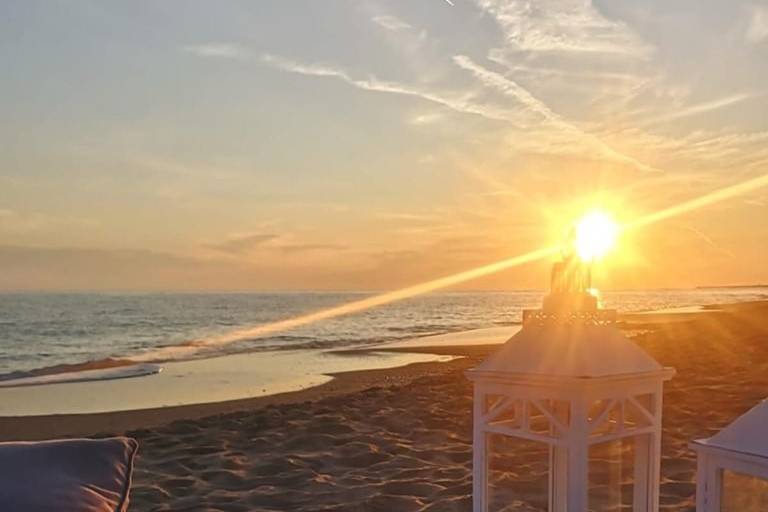 Picnic wedding on the beach