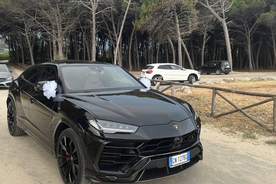 Lamborghini Urus nera