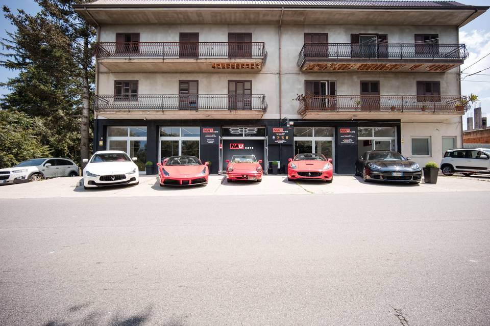 Auto_sportive_colorate_vista_frontale