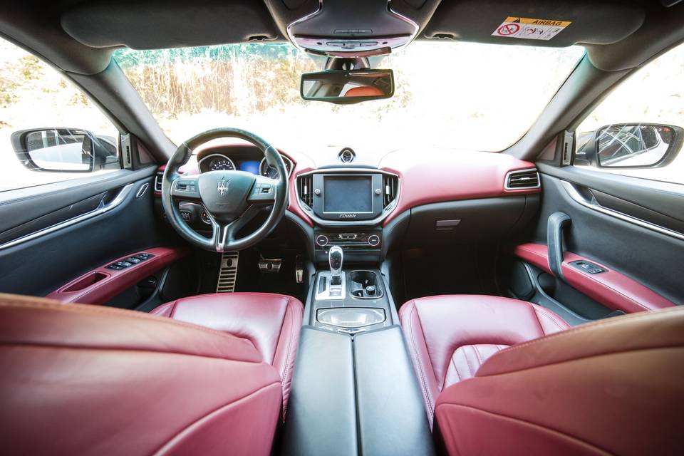 Interni_pelle_rossa_maserati