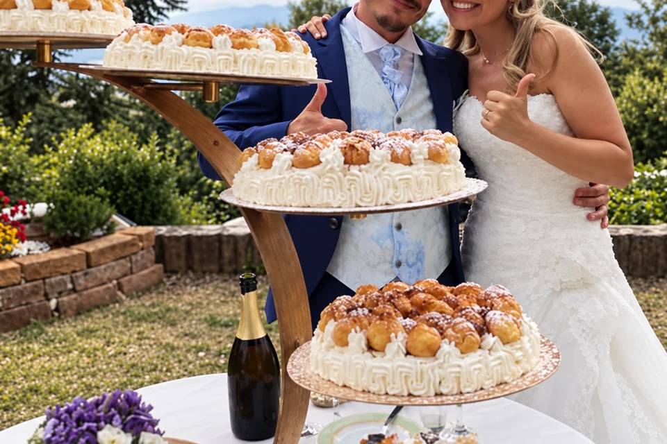 Sposi al taglio della torta