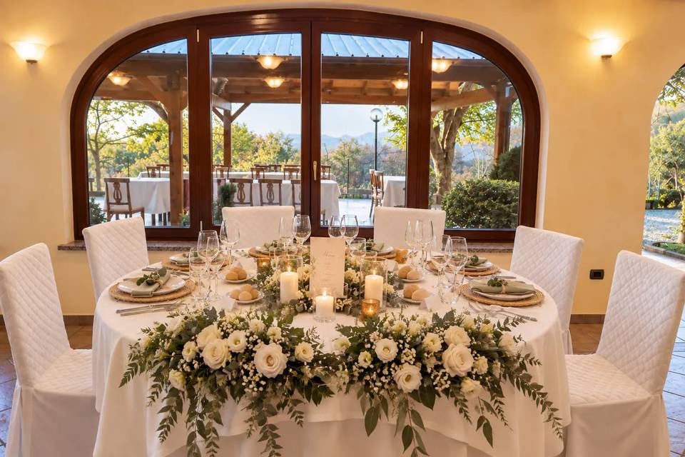 Sala da pranzo con addobbi