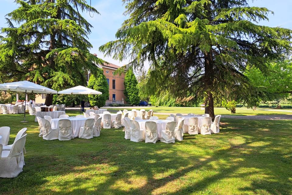 Pranzo in giardino