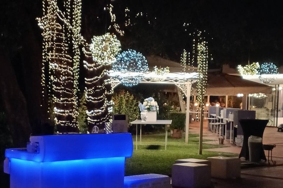 Postazione bar illuminata