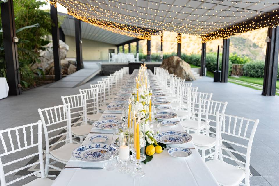 Allestimento giallo e blu