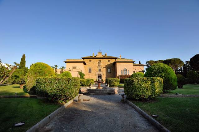 Fronte Villa