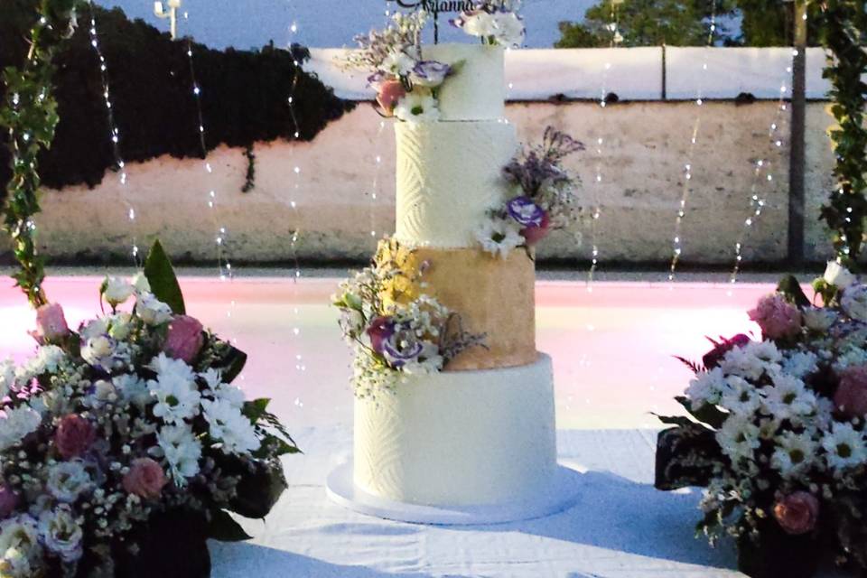 Wedding Cake| Floral & Glitter