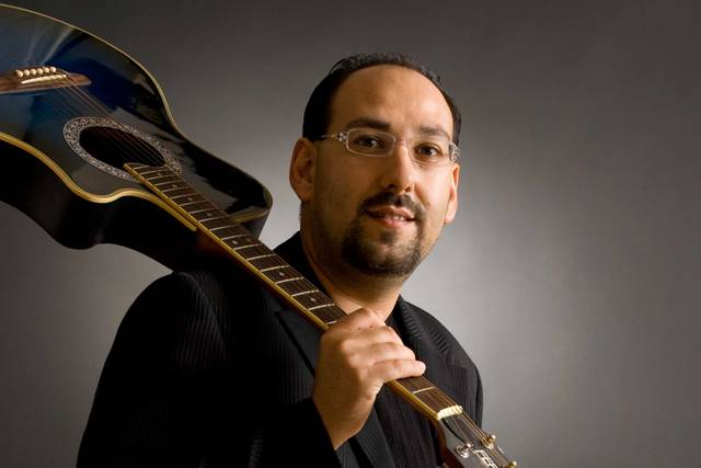 Simone Pianobar