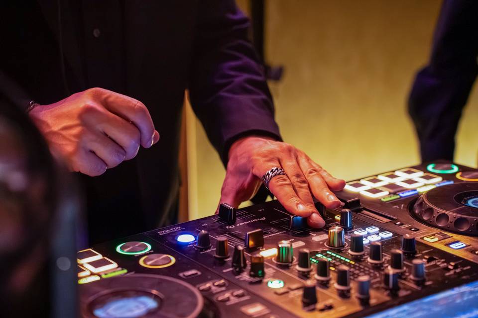 Mani mixer