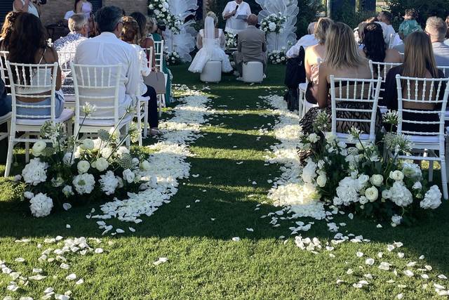 Cerimonia con giant flowers