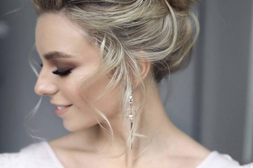 Messy Hair Up