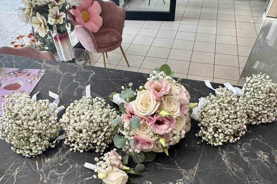 Bouquet sposa e damigelle