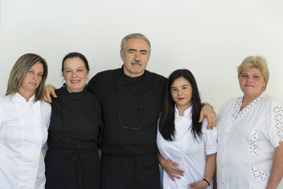 Staff di cucina con Chef Paolo