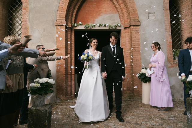 Uscita dalla chiesa