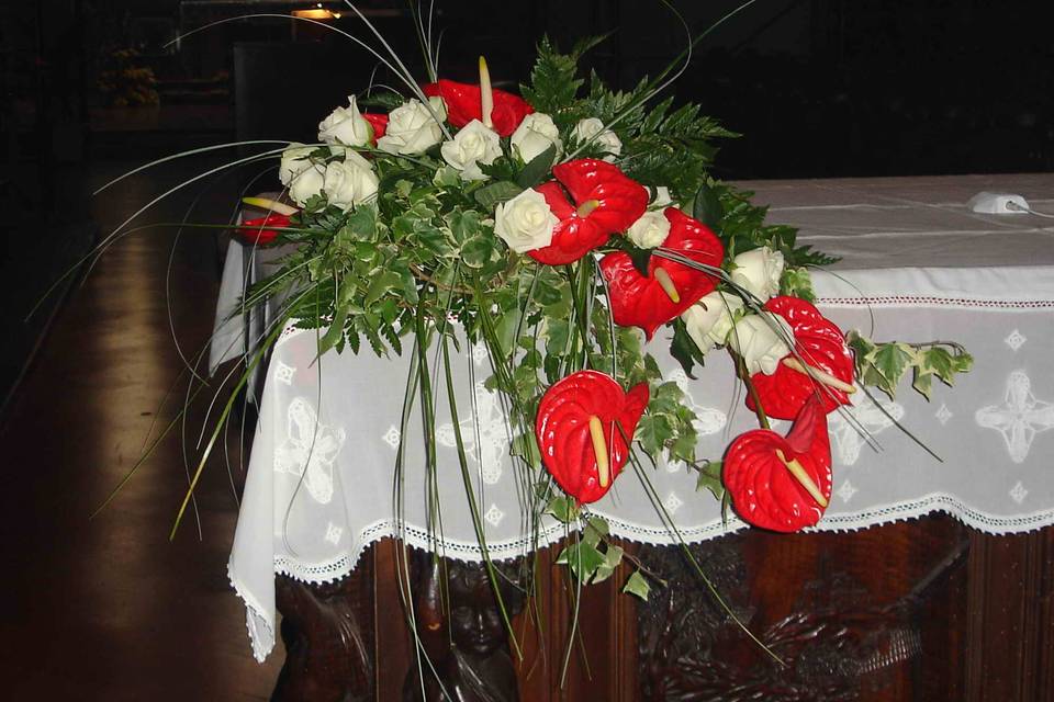 Composizione anthurium e rose