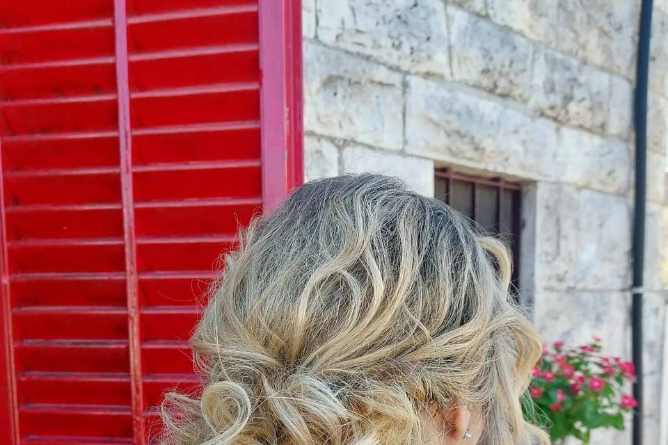Guest hairstyle
