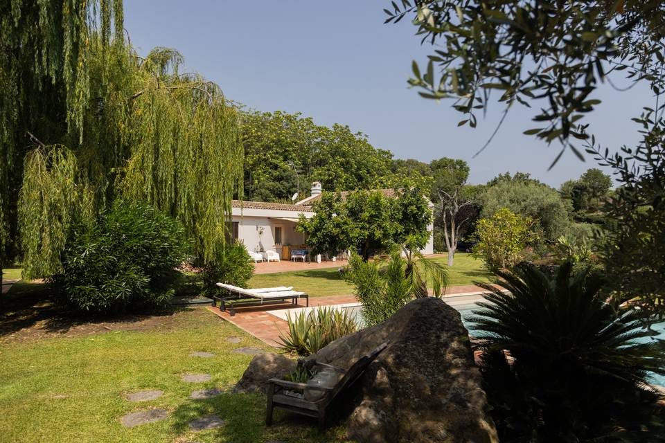 Casale e giardino