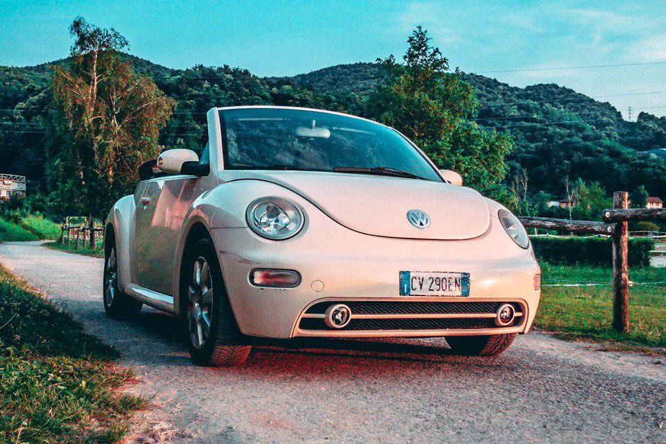 VW Maggiolino Cabrio Azzurro