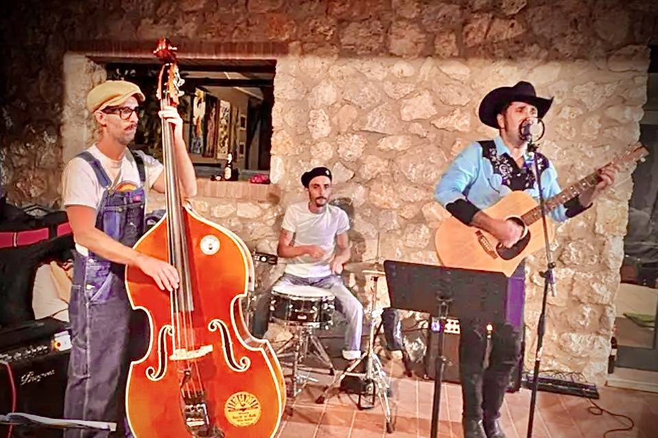 Hillbilly trio