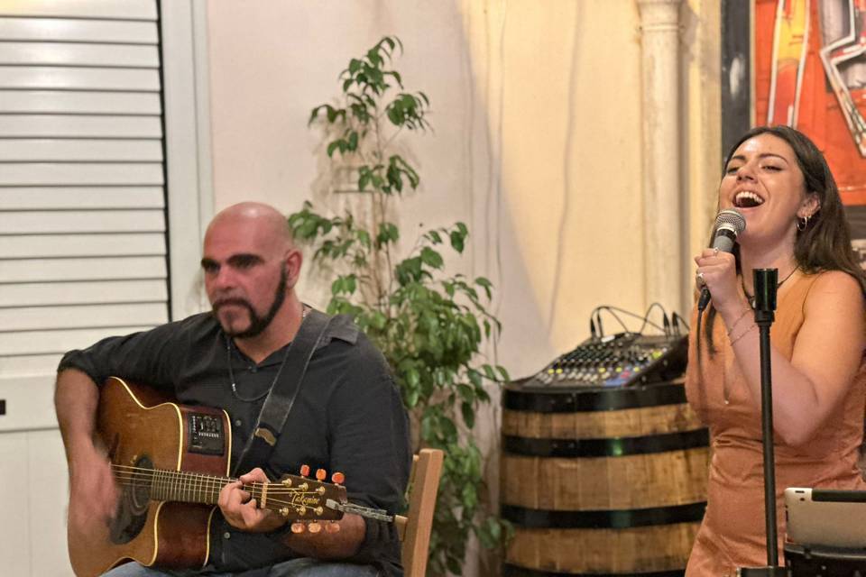 Acoustic duo 2