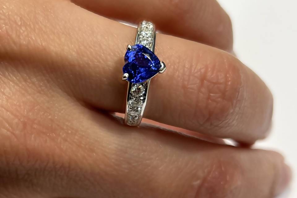 Cuore Tanzanite e brillanti