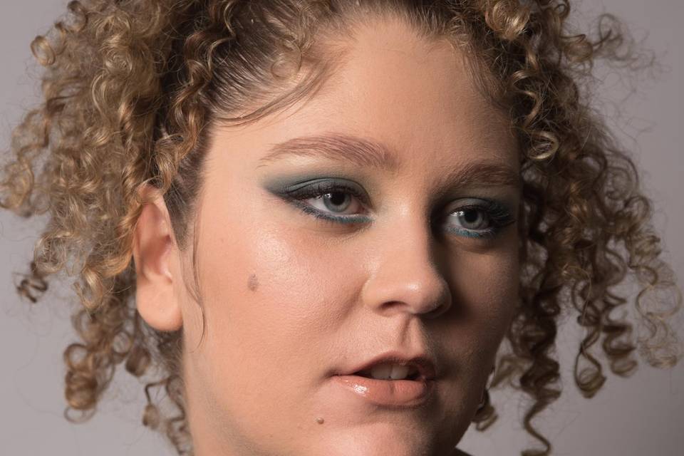 Trucco elegante e intenso