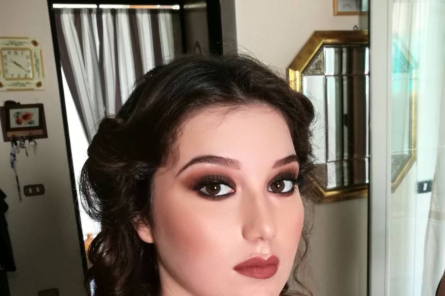 Brown smokey eyes