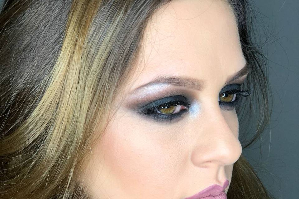 Brown smokey eyes