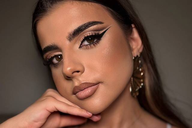 Cut crease