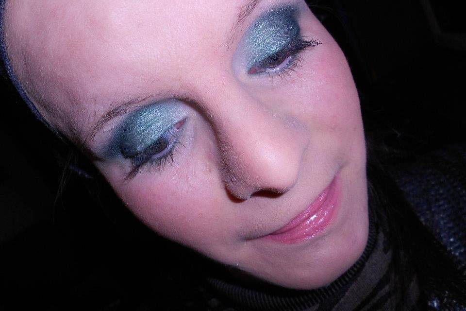 Green makeup