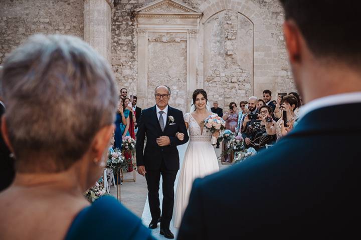 L'arrivo in chiesa