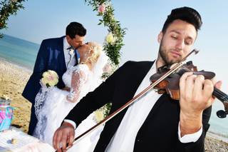 Valentino Alessandrini - Violin Performer
