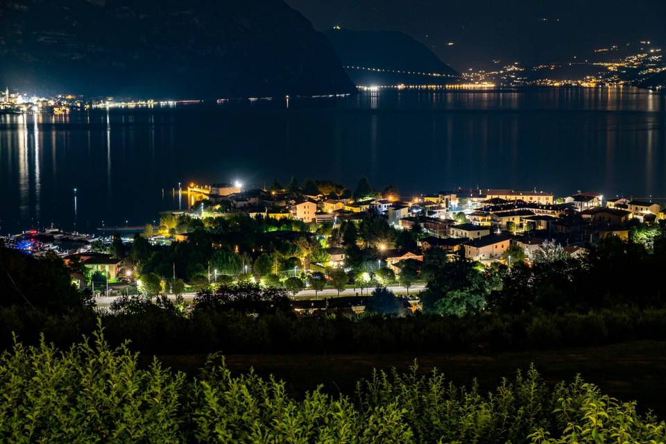 Il lago di notte