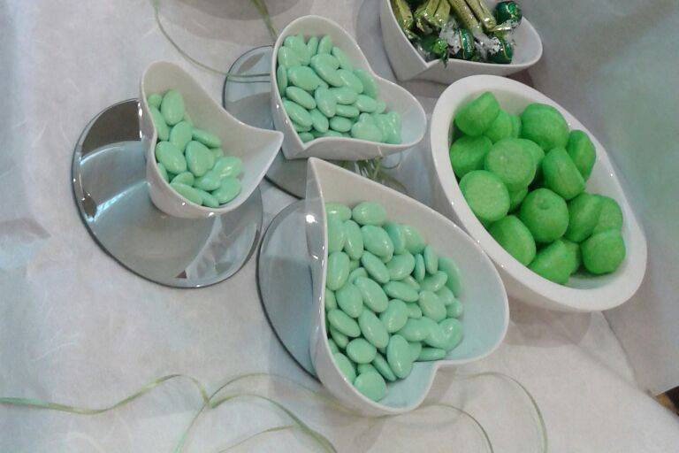 Confettata e bomboniere verde