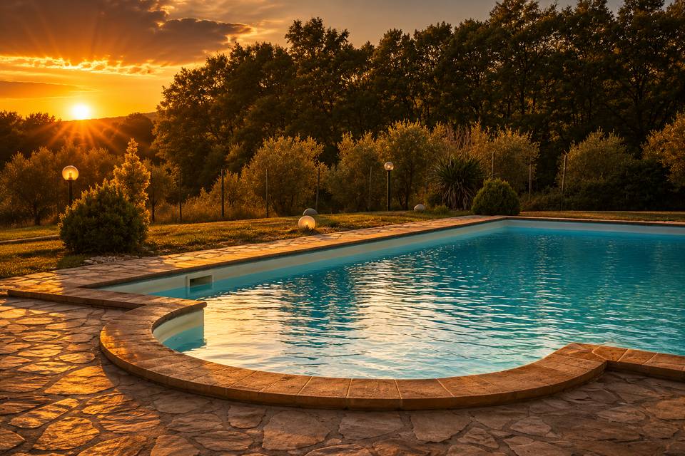 Piscina al tramonto