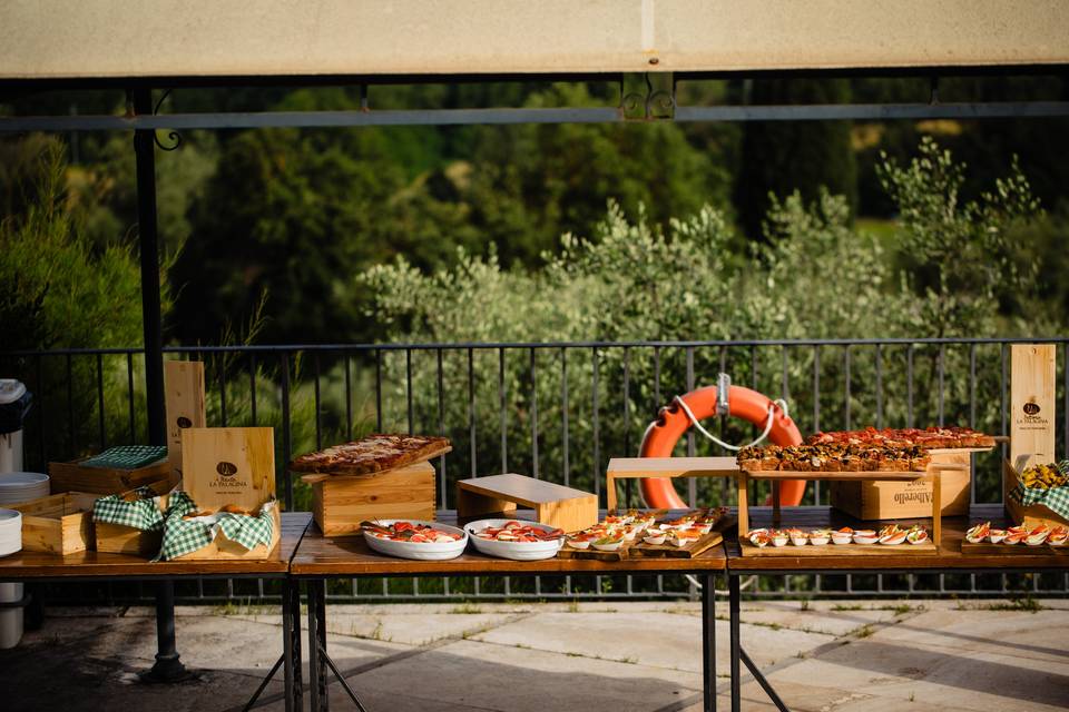 Buffet in piscina