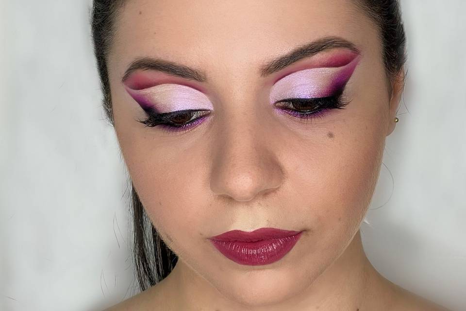 Cut crease