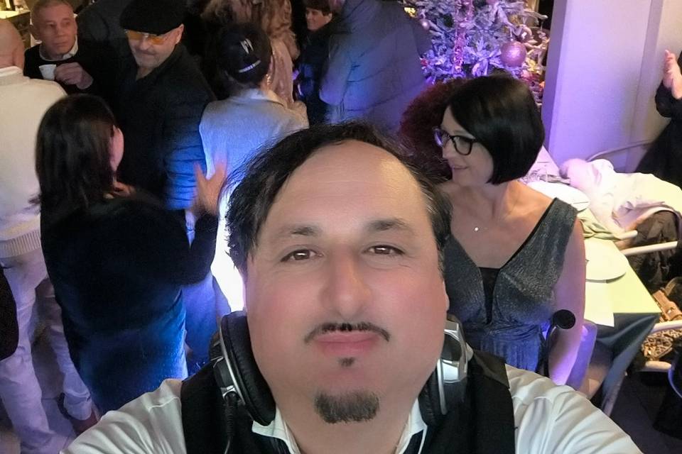 Dj set aziendali feste a tema