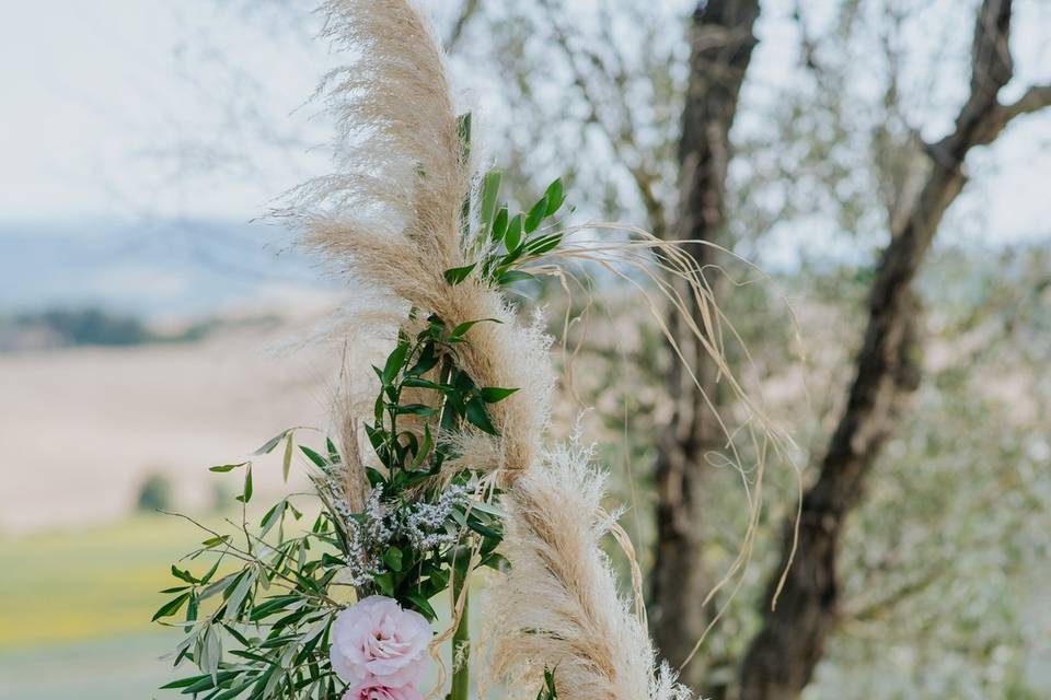 Cerimonia boho all'aperto