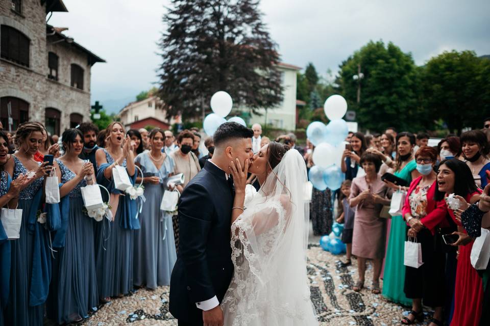 L'uscita dalla chiesa