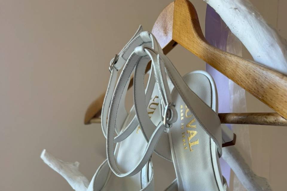 Scarpe con il pizzo applicato