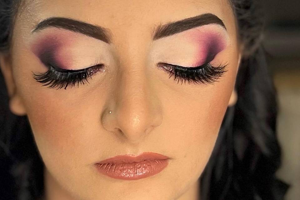 Make Up viola