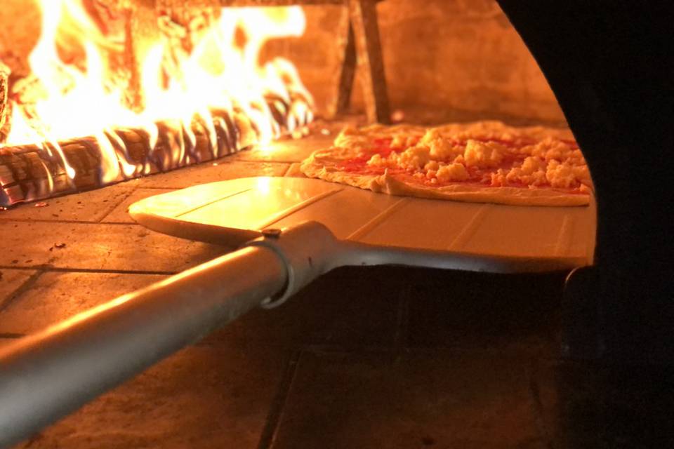 Forno a legna pizza truck