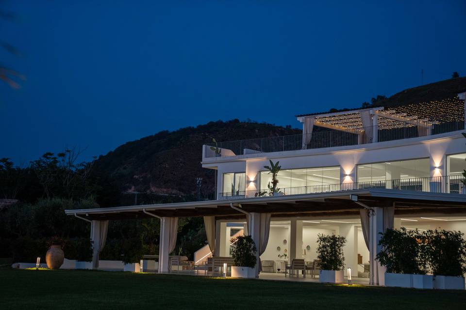 Fronte villa serale